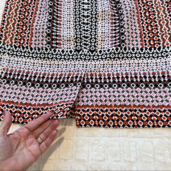J Crew Geometric Pattern Pencil Skirt EUC like new - Picture 3 of 7